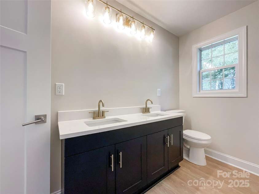 418 Dallas Stanley Highway, Dallas, NC 28034.  MLS# CAR4233569, YatesRealty ID 4820. 