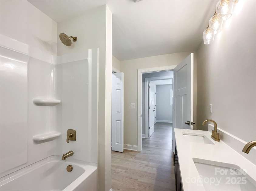418 Dallas Stanley Highway, Dallas, NC 28034.  MLS# CAR4233569, YatesRealty ID 4820. 