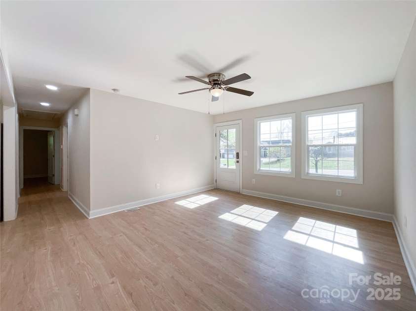 418 Dallas Stanley Highway, Dallas, NC 28034.  MLS# CAR4233569, YatesRealty ID 4820. 