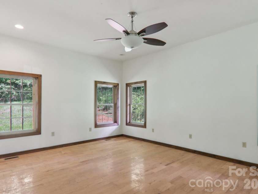225 Fines Creek Road, Clyde, NC 28721.  MLS# CAR4412201, YatesRealty ID 48201. 