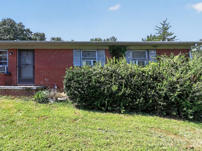 521 Lee Drive, Shelby, NC 28152.  MLS# CAR4420520, YatesRealty ID 48205. 