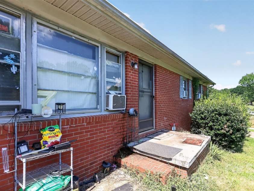 521 Lee Drive, Shelby, NC 28152.  MLS# CAR4420520, YatesRealty ID 48205. 