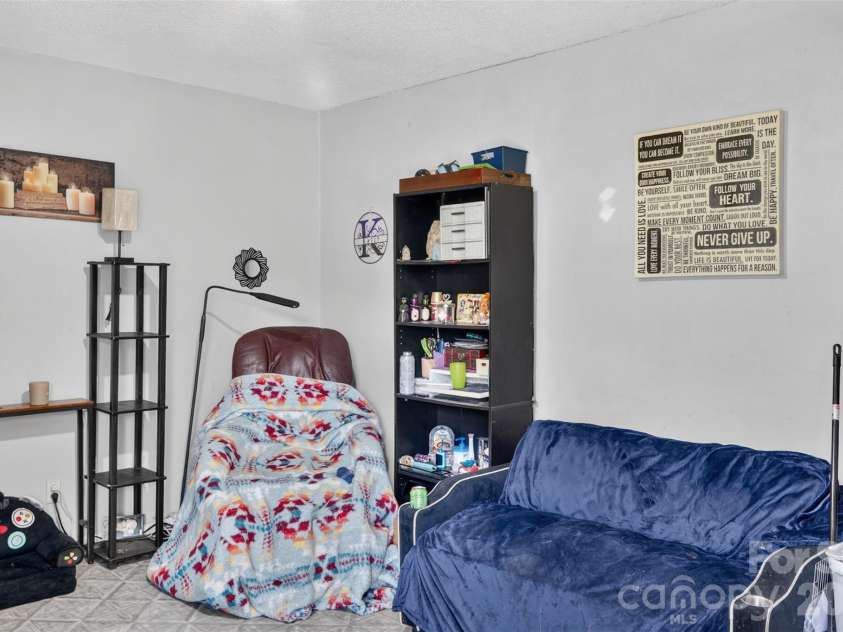 521 Lee Drive, Shelby, NC 28152.  MLS# CAR4420520, YatesRealty ID 48205. 