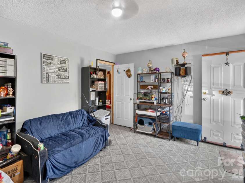 521 Lee Drive, Shelby, NC 28152.  MLS# CAR4420520, YatesRealty ID 48205. 