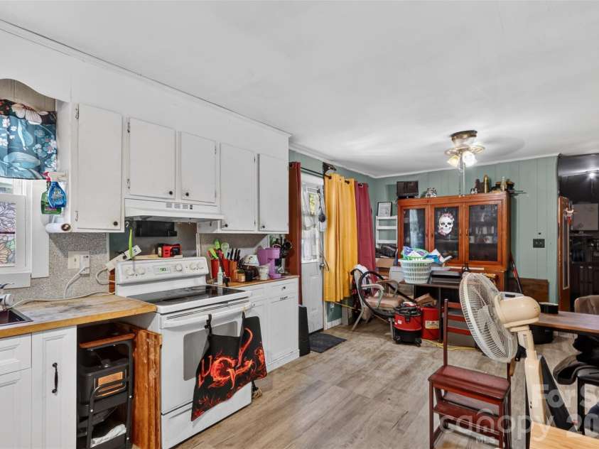 521 Lee Drive, Shelby, NC 28152.  MLS# CAR4420520, YatesRealty ID 48205. 
