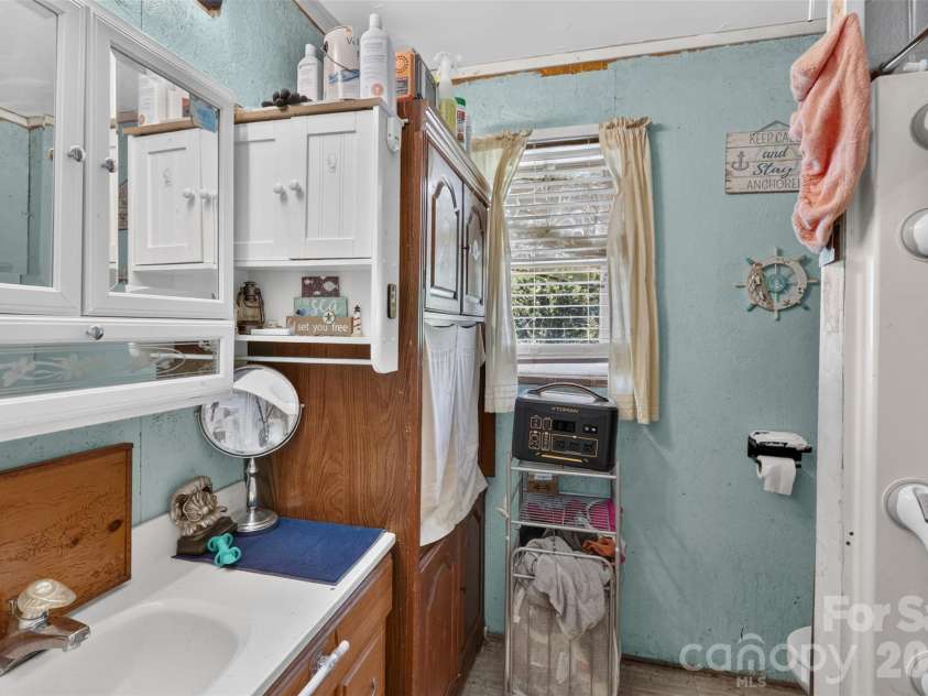 521 Lee Drive, Shelby, NC 28152.  MLS# CAR4420520, YatesRealty ID 48205. 