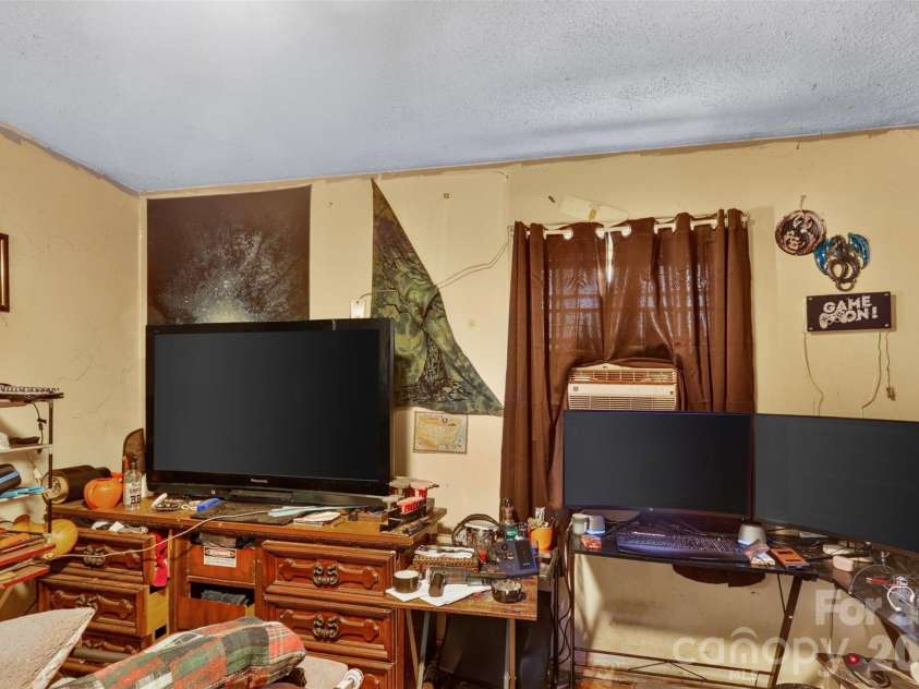 521 Lee Drive, Shelby, NC 28152.  MLS# CAR4420520, YatesRealty ID 48205. 