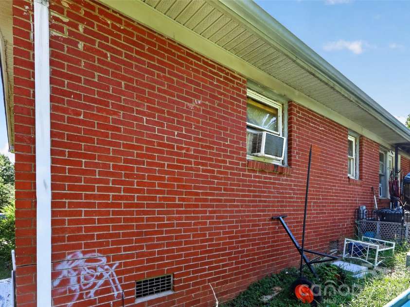 521 Lee Drive, Shelby, NC 28152.  MLS# CAR4420520, YatesRealty ID 48205. 