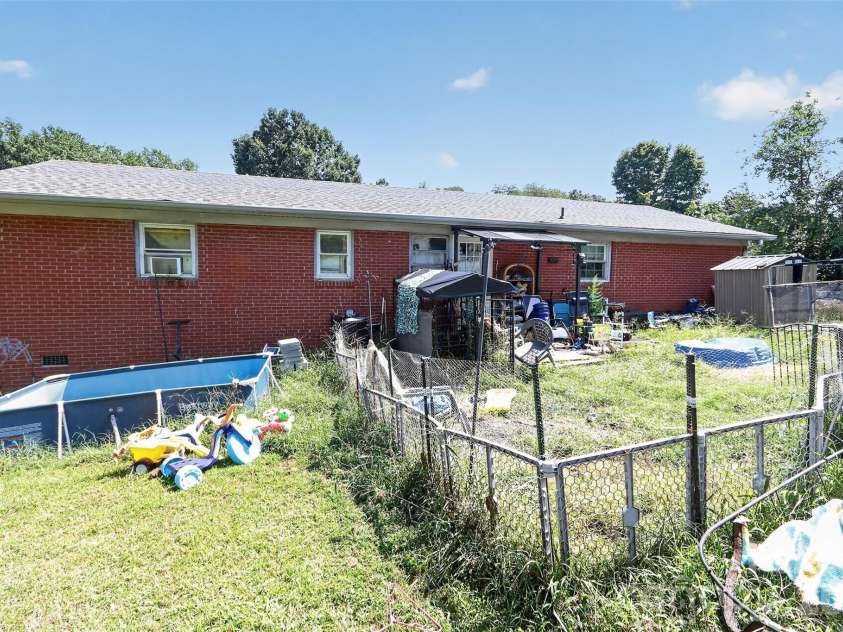 521 Lee Drive, Shelby, NC 28152.  MLS# CAR4420520, YatesRealty ID 48205. 