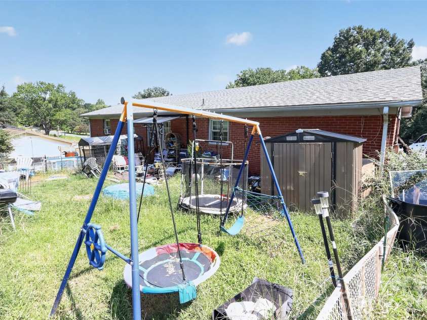 521 Lee Drive, Shelby, NC 28152.  MLS# CAR4420520, YatesRealty ID 48205. 