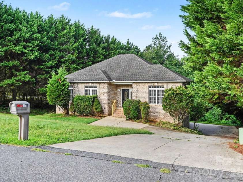 1703 Running Deer Drive, Conover, NC 28613.  MLS# CAR4420273, YatesRealty ID 48208. 