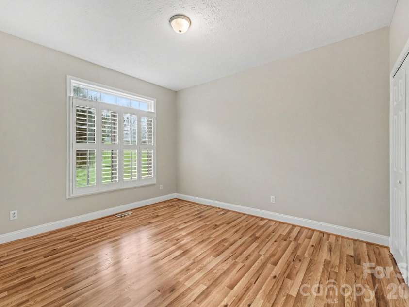 1703 Running Deer Drive, Conover, NC 28613.  MLS# CAR4420273, YatesRealty ID 48208. 
