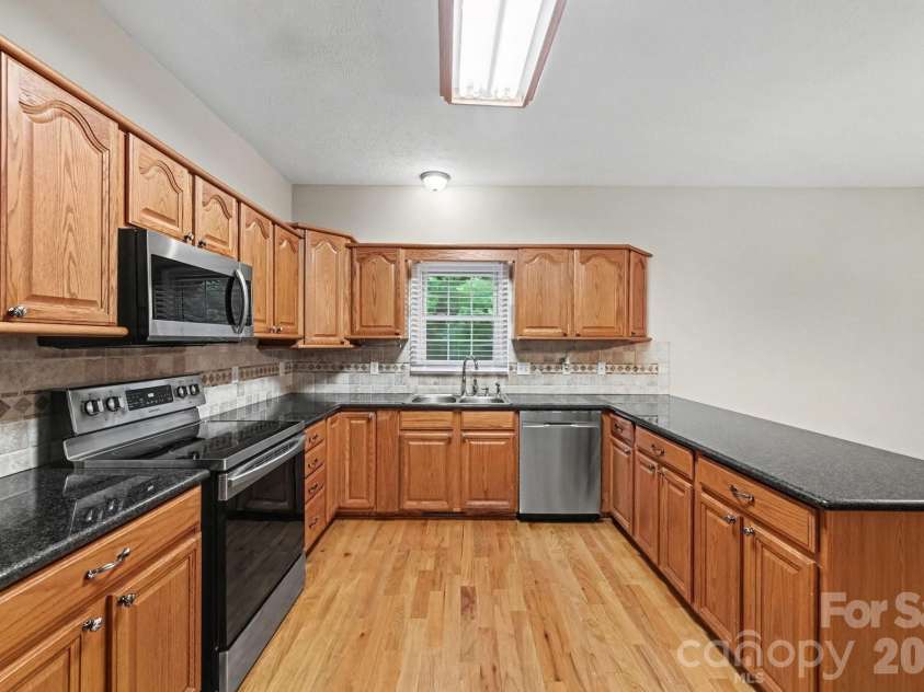 1703 Running Deer Drive, Conover, NC 28613.  MLS# CAR4420273, YatesRealty ID 48208. 