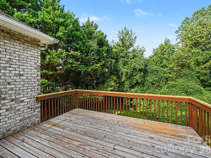 1703 Running Deer Drive, Conover, NC 28613.  MLS# CAR4420273, YatesRealty ID 48208. 