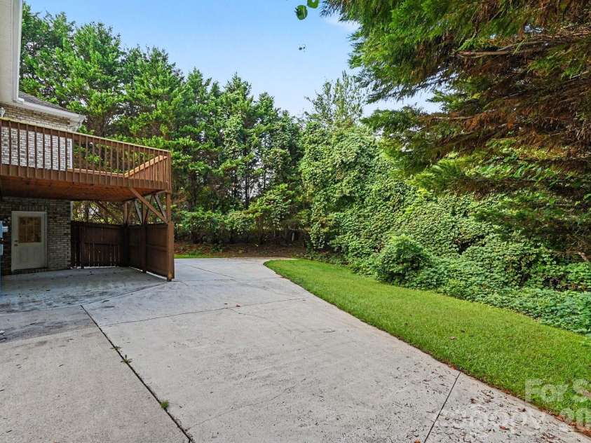 1703 Running Deer Drive, Conover, NC 28613.  MLS# CAR4420273, YatesRealty ID 48208. 
