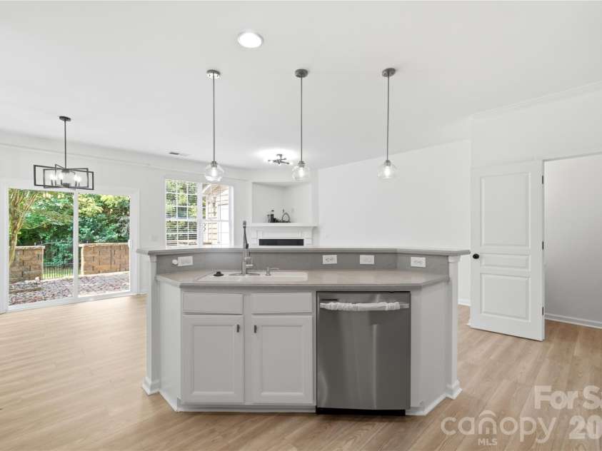461 River Park Road, Belmont, NC 28012.  MLS# CAR4418222, YatesRealty ID 48209. 