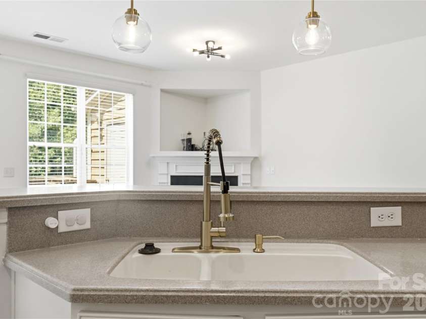 461 River Park Road, Belmont, NC 28012.  MLS# CAR4418222, YatesRealty ID 48209. 