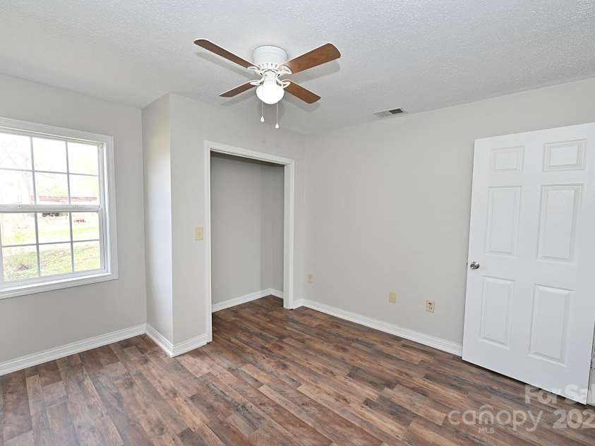 1412 Cliffside Place, Lenoir, NC 28645.  MLS# CAR4238704, YatesRealty ID 4821. 