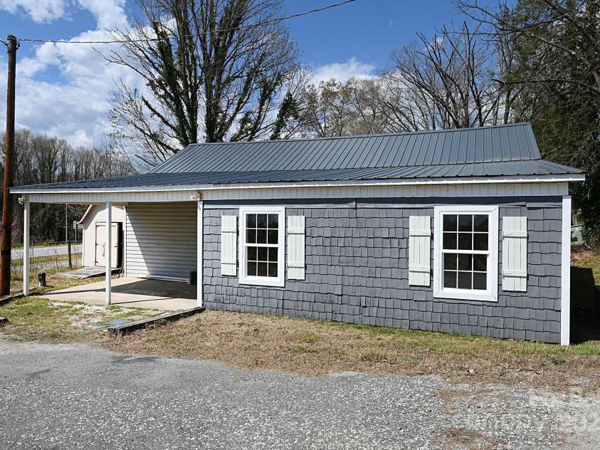 1412 Cliffside Place, Lenoir, NC 28645.  MLS# CAR4238704, YatesRealty ID 4821. 