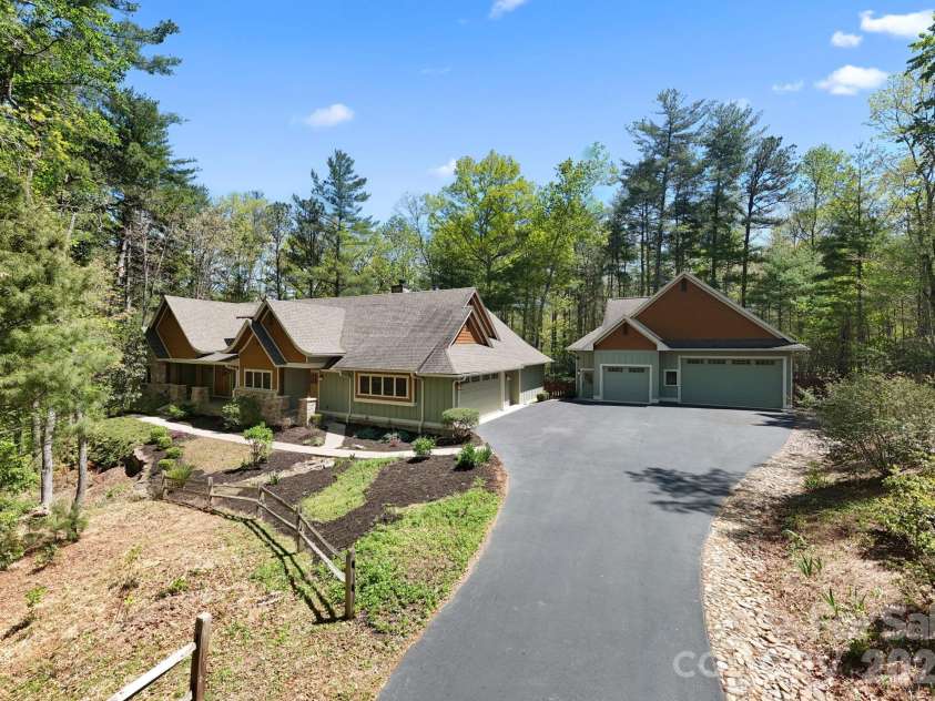 31 Ashbrook Meadows, Fletcher, NC 28732.  MLS# CAR4374375, YatesRealty ID 48210. 31 Ashbrook Meadows Fletcher, NC