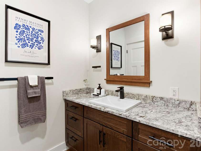 31 Ashbrook Meadows, Fletcher, NC 28732.  MLS# CAR4374375, YatesRealty ID 48210. Bath #2