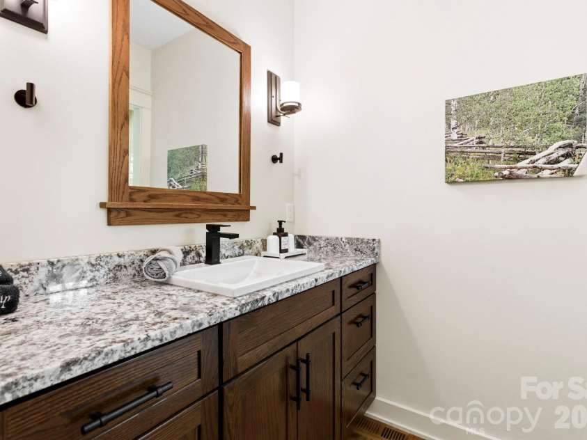 31 Ashbrook Meadows, Fletcher, NC 28732.  MLS# CAR4374375, YatesRealty ID 48210. Bathroom #3