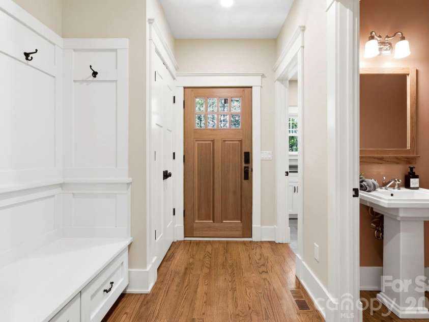31 Ashbrook Meadows, Fletcher, NC 28732.  MLS# CAR4374375, YatesRealty ID 48210. Friendship entrance with drop zone
