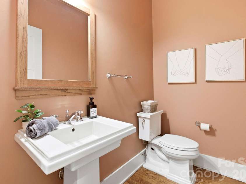 31 Ashbrook Meadows, Fletcher, NC 28732.  MLS# CAR4374375, YatesRealty ID 48210. Half bathroom