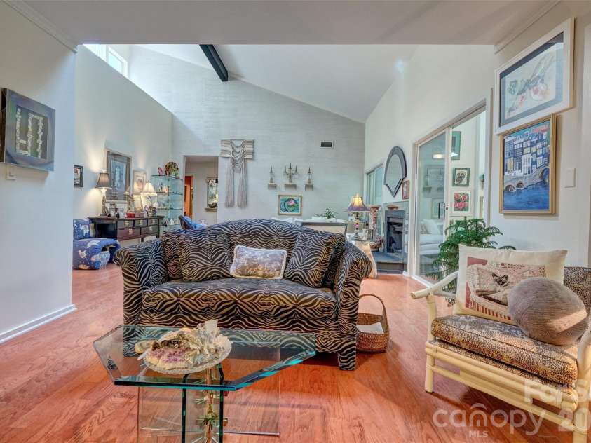 3 King Haigler Chase Road, Lake Wylie, SC 29710.  MLS# CAR4412549, YatesRealty ID 48211. 