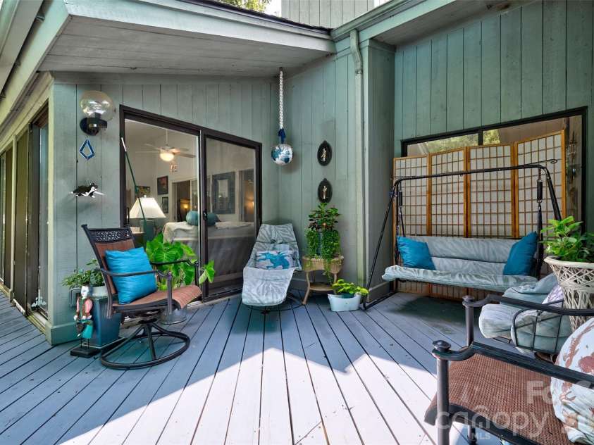 3 King Haigler Chase Road, Lake Wylie, SC 29710.  MLS# CAR4412549, YatesRealty ID 48211. 