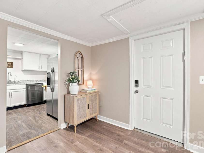 4436 Shiloh Unity Road, Lancaster, SC 29720.  MLS# CAR4420361, YatesRealty ID 48215. Cute entry way with convenient access to the kitchen