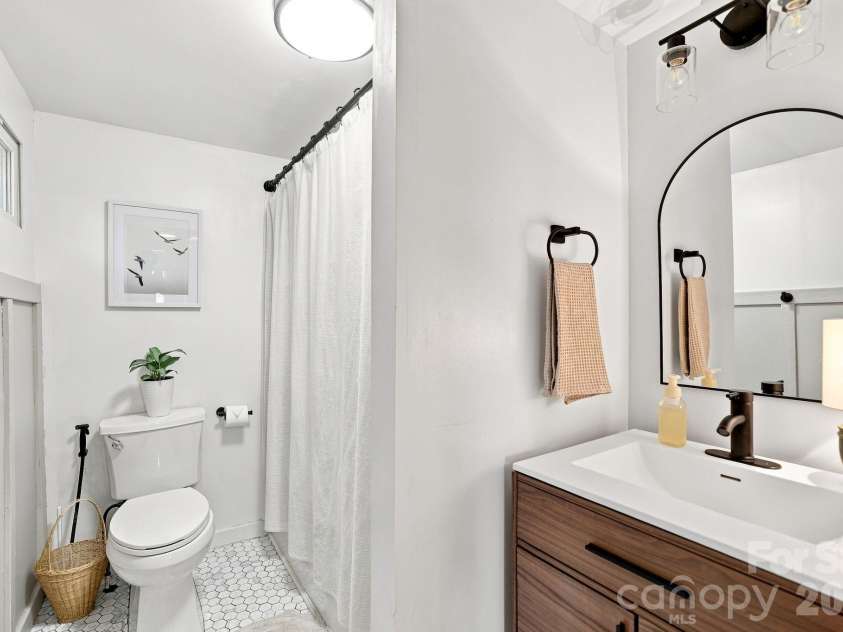 4436 Shiloh Unity Road, Lancaster, SC 29720.  MLS# CAR4420361, YatesRealty ID 48215. Cute updated bathroom :)