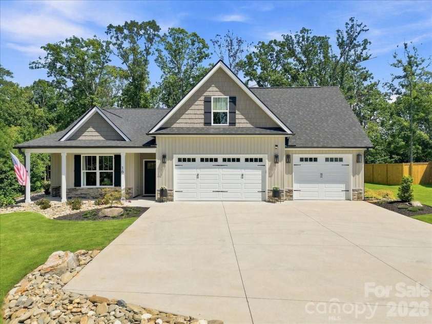 16 Marion Meadow Lane, Travelers Rest, SC 29690.  MLS# CAR4419509, YatesRealty ID 48216. 