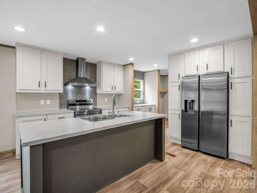 2617 Hudlow Road, Forest City, NC 28043.  MLS# CAR4417021, YatesRealty ID 48218. Modern Kitchen