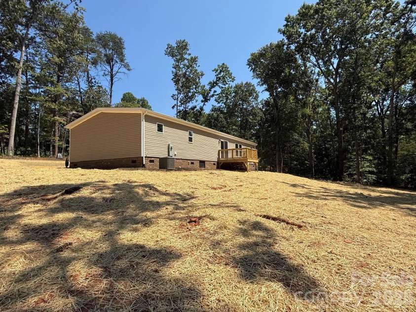 2617 Hudlow Road, Forest City, NC 28043.  MLS# CAR4417021, YatesRealty ID 48218. SIDE AND REAR YARD