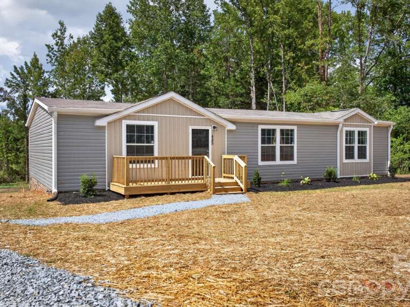 445 Kindley Road, Thomasville, NC 27360.  MLS# CAR4420604, YatesRealty ID 48219. 