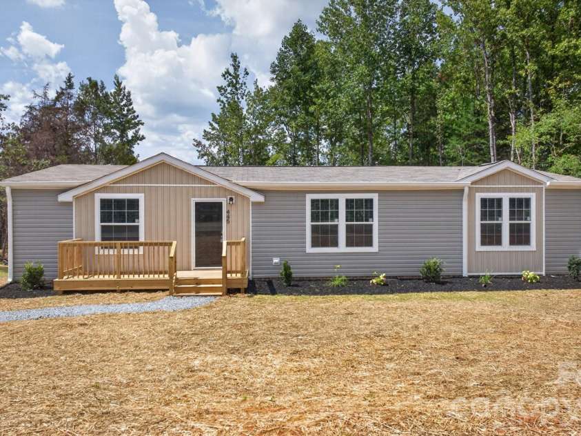 445 Kindley Road, Thomasville, NC 27360.  MLS# CAR4420604, YatesRealty ID 48219. 