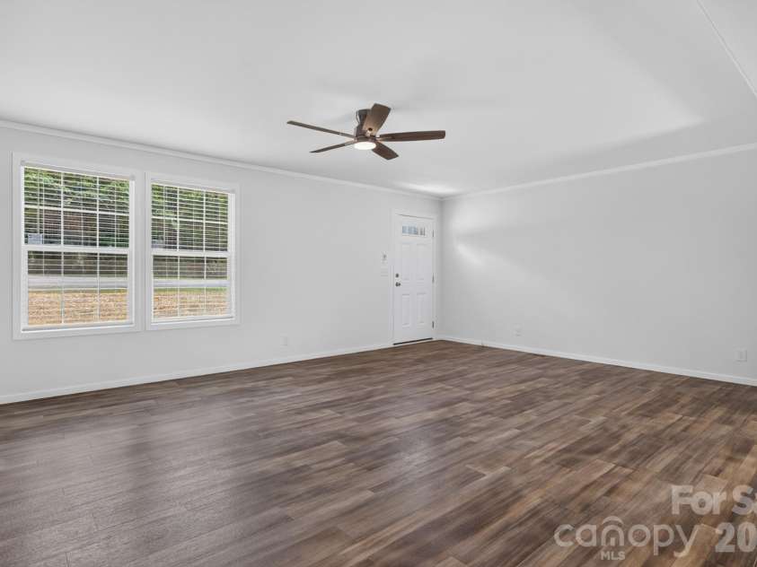 445 Kindley Road, Thomasville, NC 27360.  MLS# CAR4420604, YatesRealty ID 48219. 