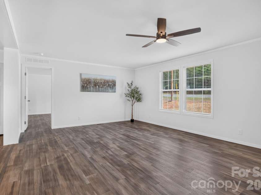 445 Kindley Road, Thomasville, NC 27360.  MLS# CAR4420604, YatesRealty ID 48219. 