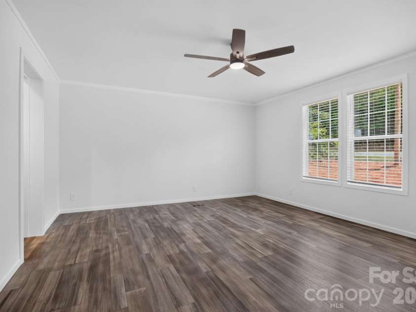 445 Kindley Road, Thomasville, NC 27360.  MLS# CAR4420604, YatesRealty ID 48219. 