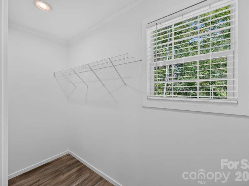 445 Kindley Road, Thomasville, NC 27360.  MLS# CAR4420604, YatesRealty ID 48219. 