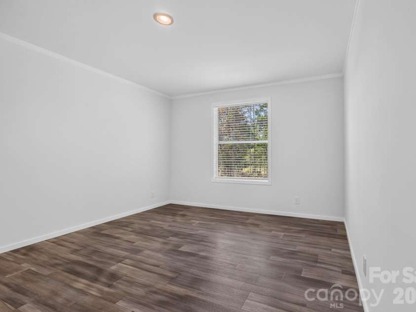 445 Kindley Road, Thomasville, NC 27360.  MLS# CAR4420604, YatesRealty ID 48219. 