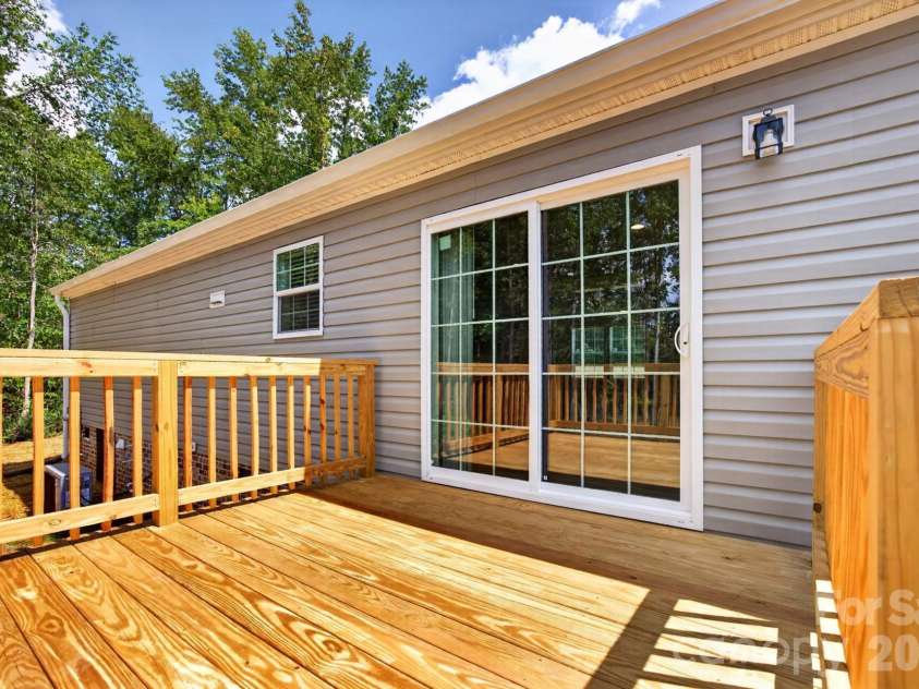 445 Kindley Road, Thomasville, NC 27360.  MLS# CAR4420604, YatesRealty ID 48219. 