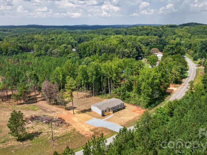 445 Kindley Road, Thomasville, NC 27360.  MLS# CAR4420604, YatesRealty ID 48219. 