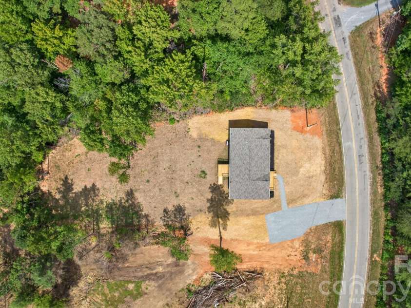 445 Kindley Road, Thomasville, NC 27360.  MLS# CAR4420604, YatesRealty ID 48219. 