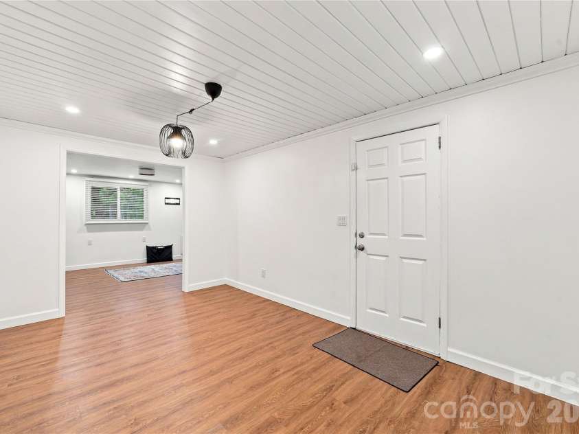 8008 Chapman Street, Charlotte, NC 28216.  MLS# CAR4420578, YatesRealty ID 48220. 