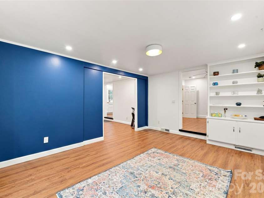 8008 Chapman Street, Charlotte, NC 28216.  MLS# CAR4420578, YatesRealty ID 48220. 