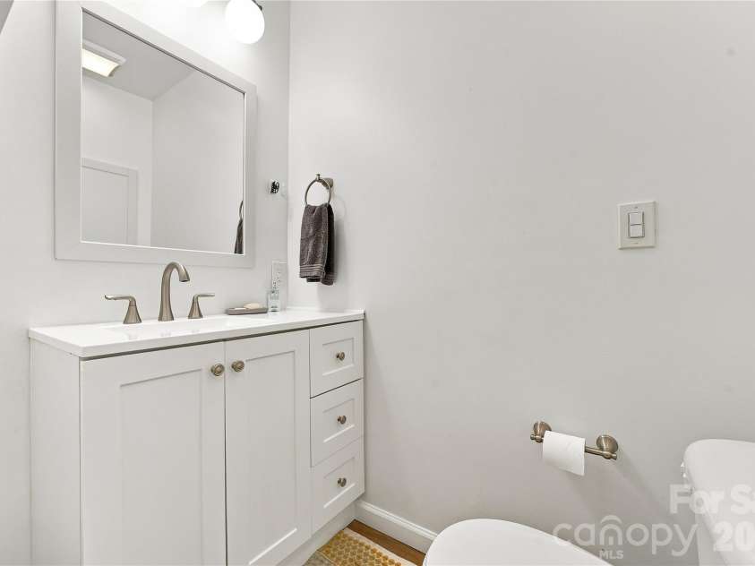 8008 Chapman Street, Charlotte, NC 28216.  MLS# CAR4420578, YatesRealty ID 48220. 