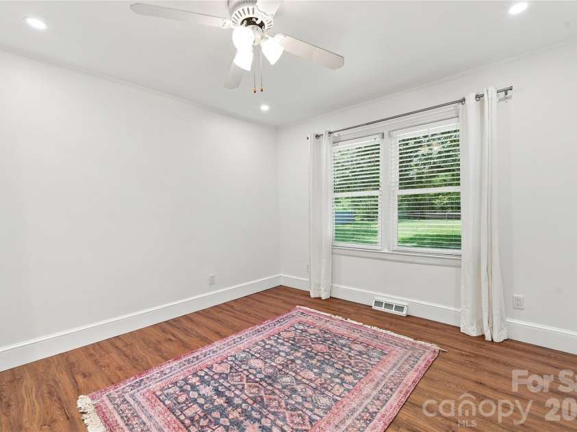 8008 Chapman Street, Charlotte, NC 28216.  MLS# CAR4420578, YatesRealty ID 48220. 