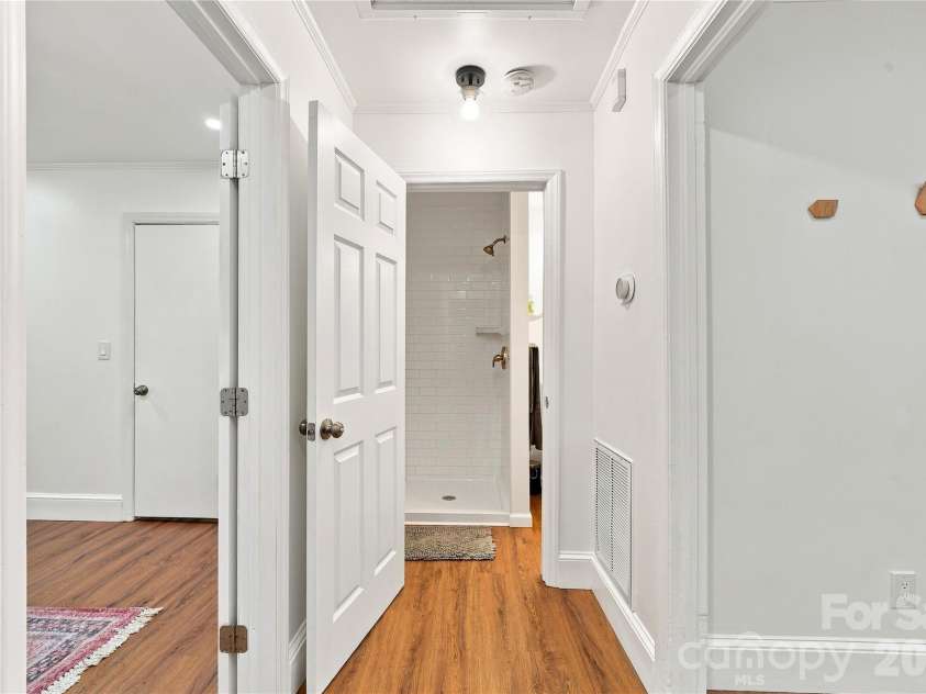 8008 Chapman Street, Charlotte, NC 28216.  MLS# CAR4420578, YatesRealty ID 48220. 